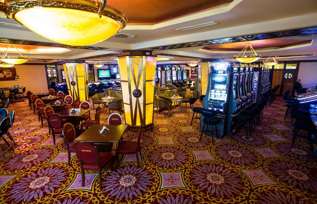 Casino & Hotel Royal Ceska Kubice Zewnętrze zdjęcie